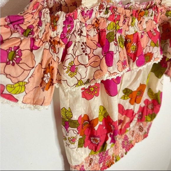 NWT Anthropologie Love the Label. Imogene Floral Smocked Cold Shoulder Blouse. M - Picture 3 of 3